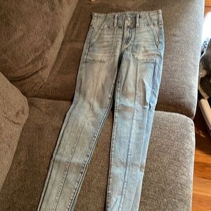 AE distressed jegging